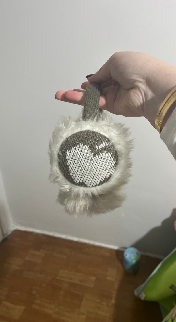 Beyaz Peluş Kulaklık - Görsel 2