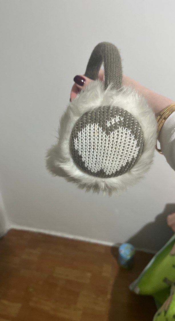 Beyaz Peluş Kulaklık - Görsel 3