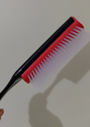 Siyah Saplı Kırmızı Saç Fırçası - Görsel 2