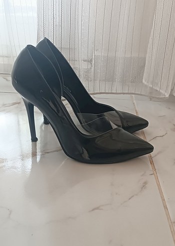 38 Beden Parlak Düz Stiletto