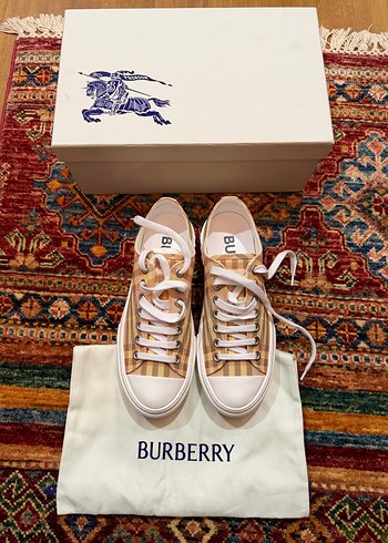 Burberry ürünü