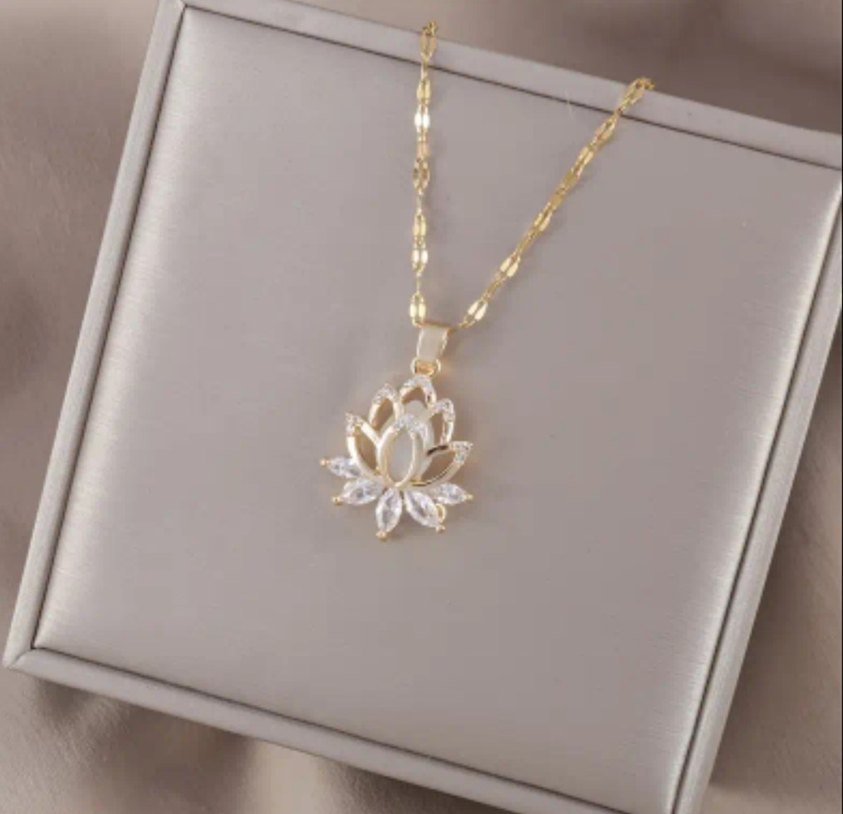 Altın Renkli Çiçek Desenli Midi Kolye - Görsel 2