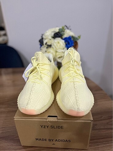 YEEZY BOOST v2 YELLOW