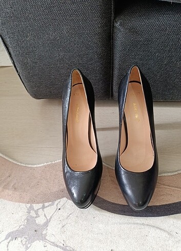 Topuklu ayakkabı - Görsel 2