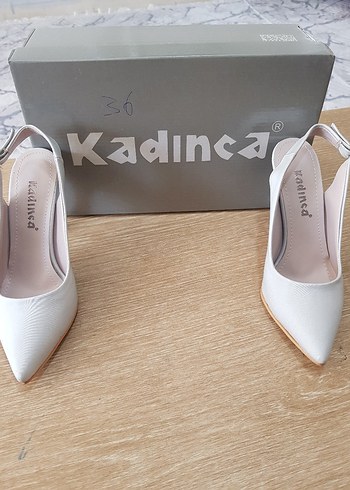 Diğer Beyaz Süet Stiletto Topuklu Kadın Ayakkabı 450 tl