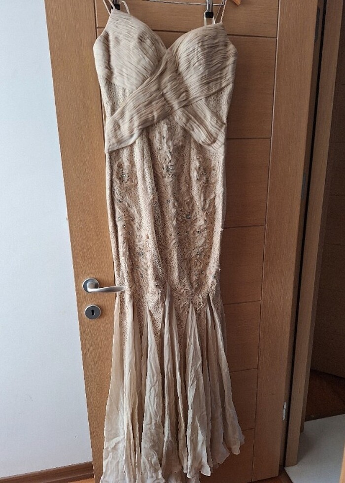 Ten rengi abiye elbise - Görsel 4