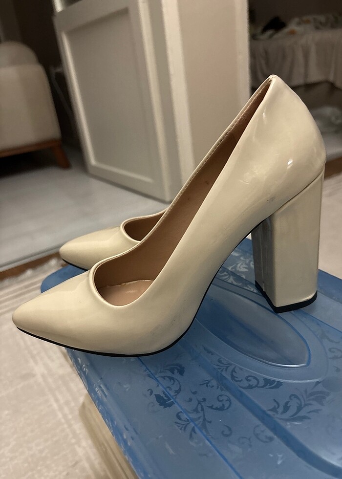 Topuklu ayakkabı - Görsel 2