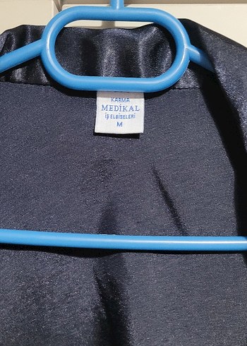 Arel Üniversitesi mezuniyet cübbesi - Görsel 3