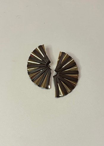 Bordo, Açık ve Koyu Kahverengi Pilili Deri Detaylı Küpe - Görsel 3