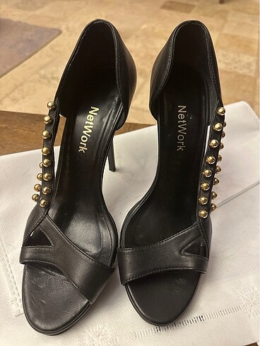 Network yeni stiletto