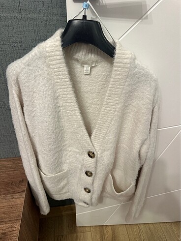 H&M H&m beyaz tüylü hırka