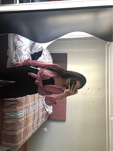 Pembe erkek gömleği