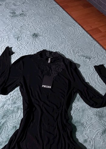 Pieces m