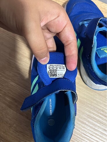 26 Beden Adidas erkek çocuk ayakkabısı
