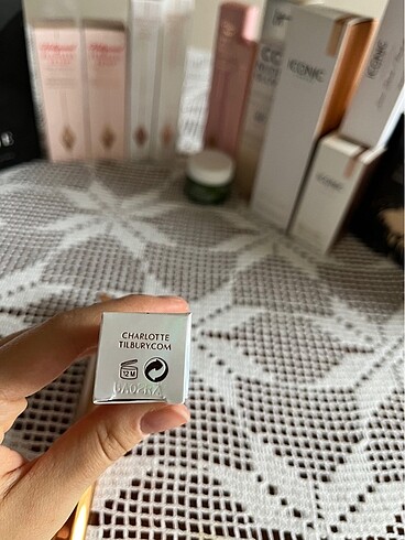 Beden Charlotte Tilbury Goldgasm Highlighter