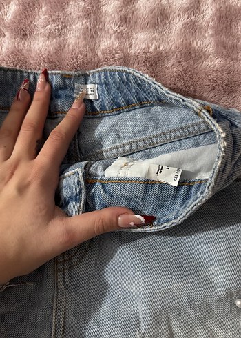 İnci Detaylı Mavi Mini Denim Şort - Görsel 3