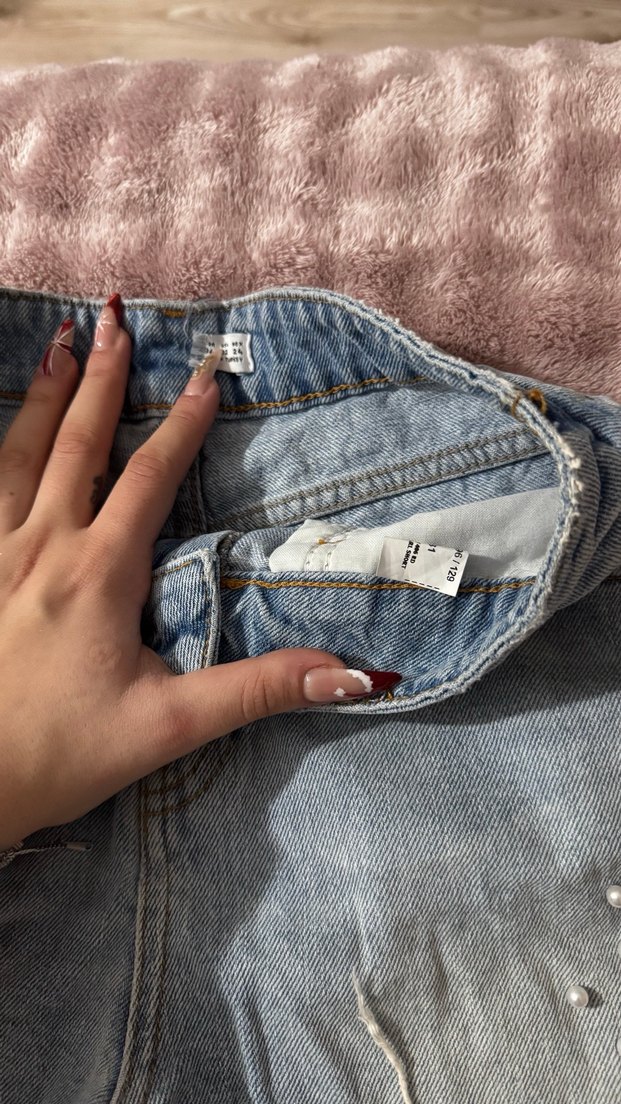 İnci Detaylı Mavi Mini Denim Şort - Görsel 3