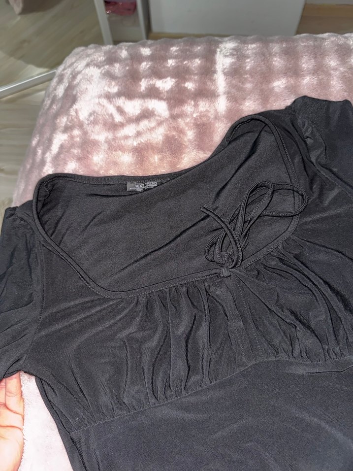 Siyah V Yaka Kısa Kollu Goth Bluz - Görsel 3