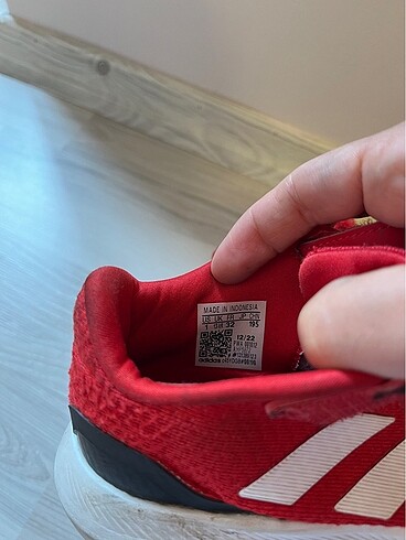 32 Beden kırmızı Renk Adidas çocuk spor ayakkabı