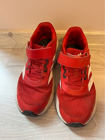 32 Beden Adidas çocuk spor ayakkabı