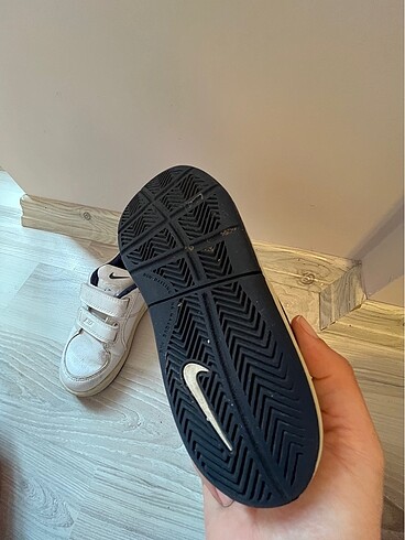 27 Beden Nike çocuk spor ayakkabı