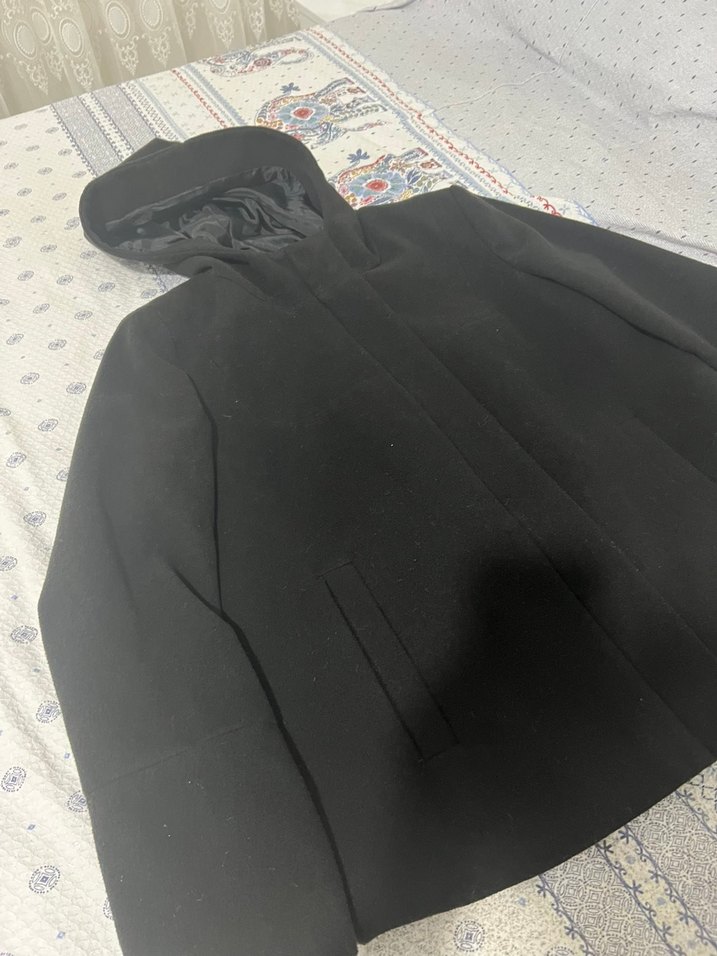 Siyah Kapüşonlu  kaban/ceket - Görsel 5