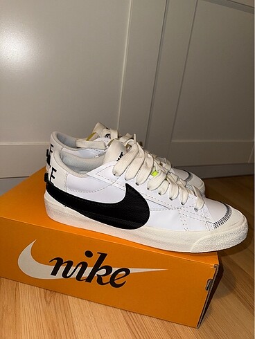 43 Beden beyaz Renk Nike blazer low ??77 jumbo erkek spor ayakkabı