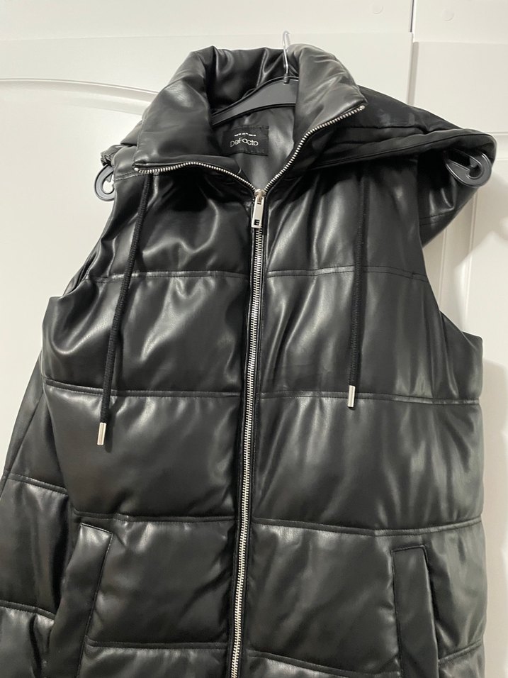 Defacto Siyah Deri Kadın Şişme Yelek - Görsel 4