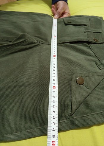 Düğmeli Kadın Haki Kadife Bermuda Şort - Görsel 5