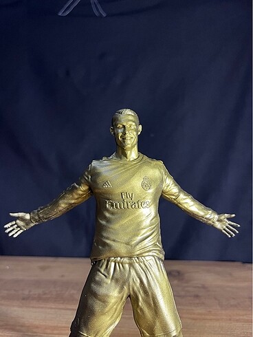 Cristiano ronaldo biblo heykel CR7