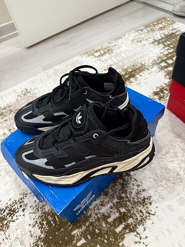 Adidas niteball