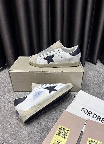 37 Beden Golden Goose Premium Sneakers 15042501