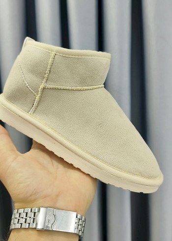 ugg modeli Bej kadın Bot içi kürklü