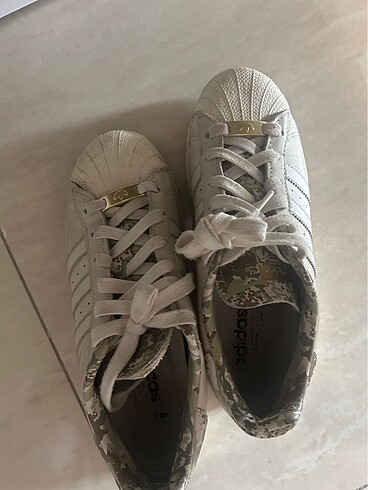 39,5 Beden camel Renk Adidas süperstar 39.5 numara