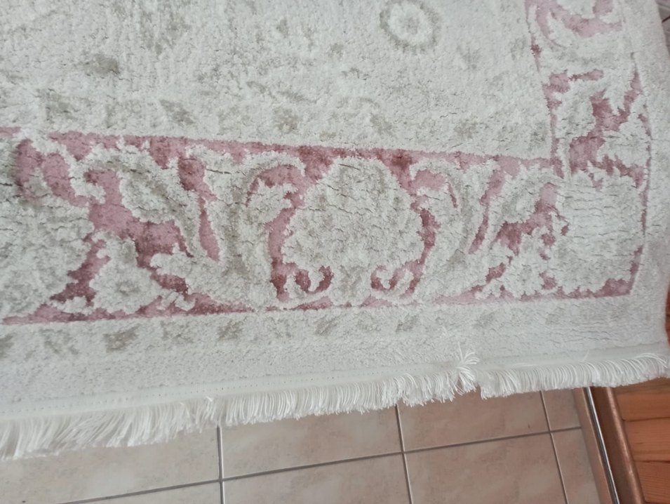 Gri ve Beyaz Klasik Desenli Halı - Görsel 3