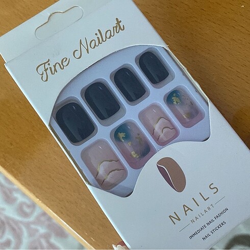 Diğer 24 Adet Kısa Lacivert Nail Art lı Takma Tırnak