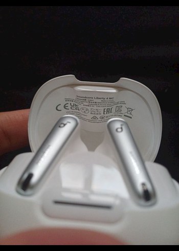 Beyaz Kablosuz Kulaklık Kutusu - Görsel 4