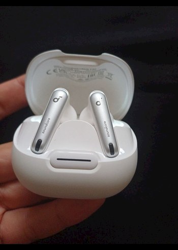 Beyaz Kablosuz Kulaklık Kutusu - Görsel 3