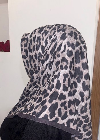 Önü kalıp gibi duran soft eşarp - Görsel 5