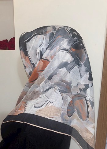 Önü kalıp gibi duran soft eşarp - Görsel 8