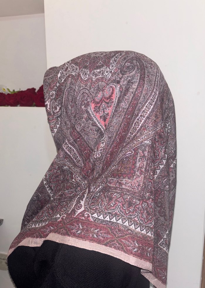 Önü kalıp gibi duran soft eşarp - Görsel 4