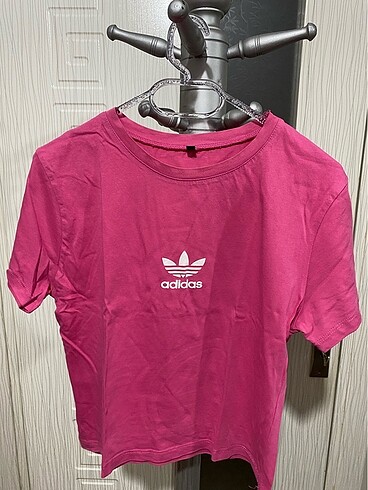 Pembe t-shirt