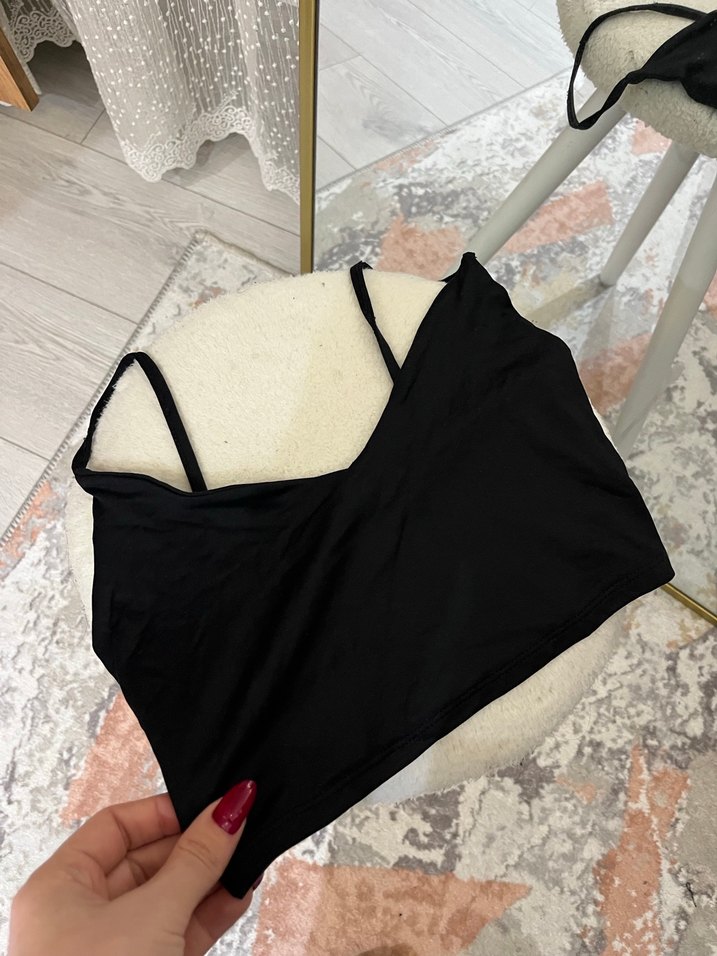 Bershka Siyah V Yaka Büstiyer - Görsel 3