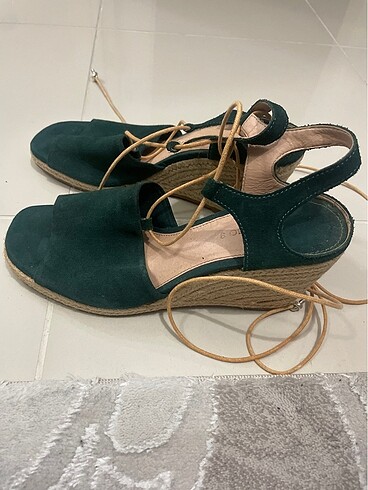 Dolgu topuk oysho ayakkabı - Görsel 2
