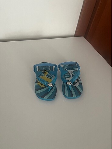 22 Beden mavi Renk Havaianas 22 numara parmak arası terlik