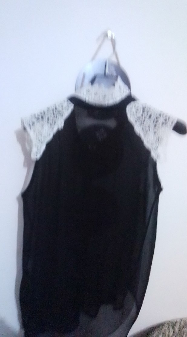 Dantel Detaylı Siyah Kolsuz Gömlek - Görsel 5