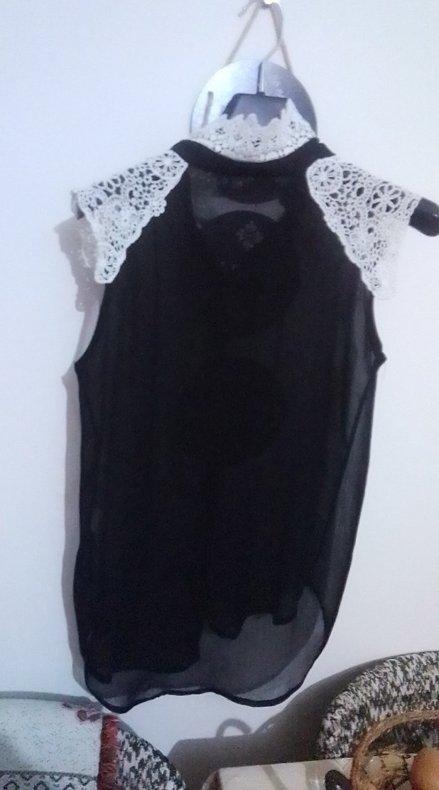 Dantel Detaylı Siyah Kolsuz Gömlek - Görsel 3