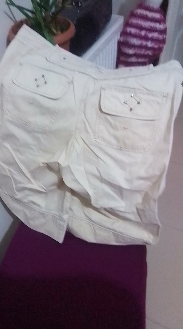 Düğmeli Beyaz Mini Kadın Kumaş Pantolon - Görsel 3