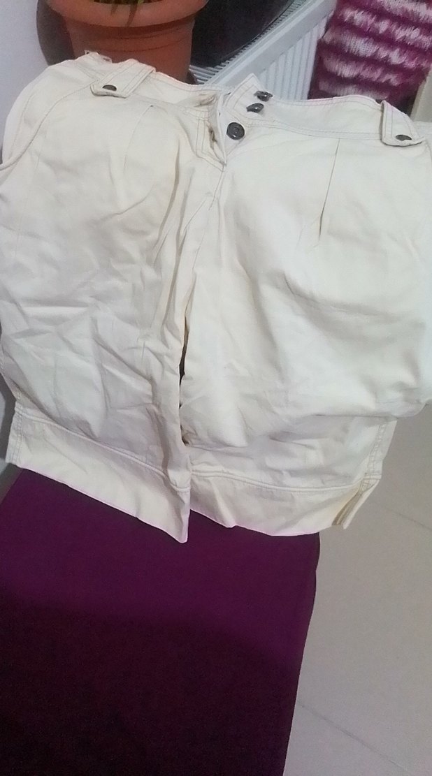 Düğmeli Beyaz Mini Kadın Kumaş Pantolon - Görsel 2