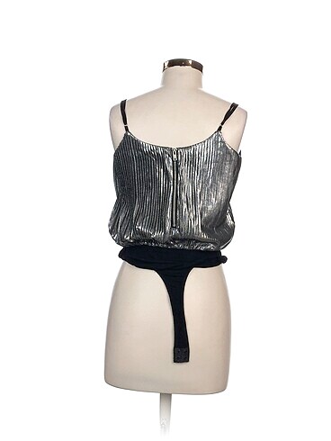 36 Beden Twist Bluz %70 İndirimli.